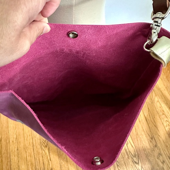 B.A.G. Bad A💗💗 Girls crossbody all leather purse - Picture 3 of 16